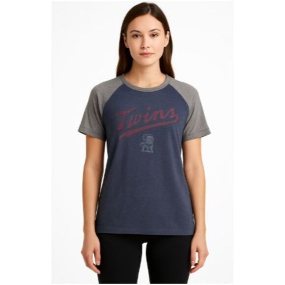 Cooperstown Collection Women’s Retro Logo T-Shirt Size Medium - Picture 1 of 3